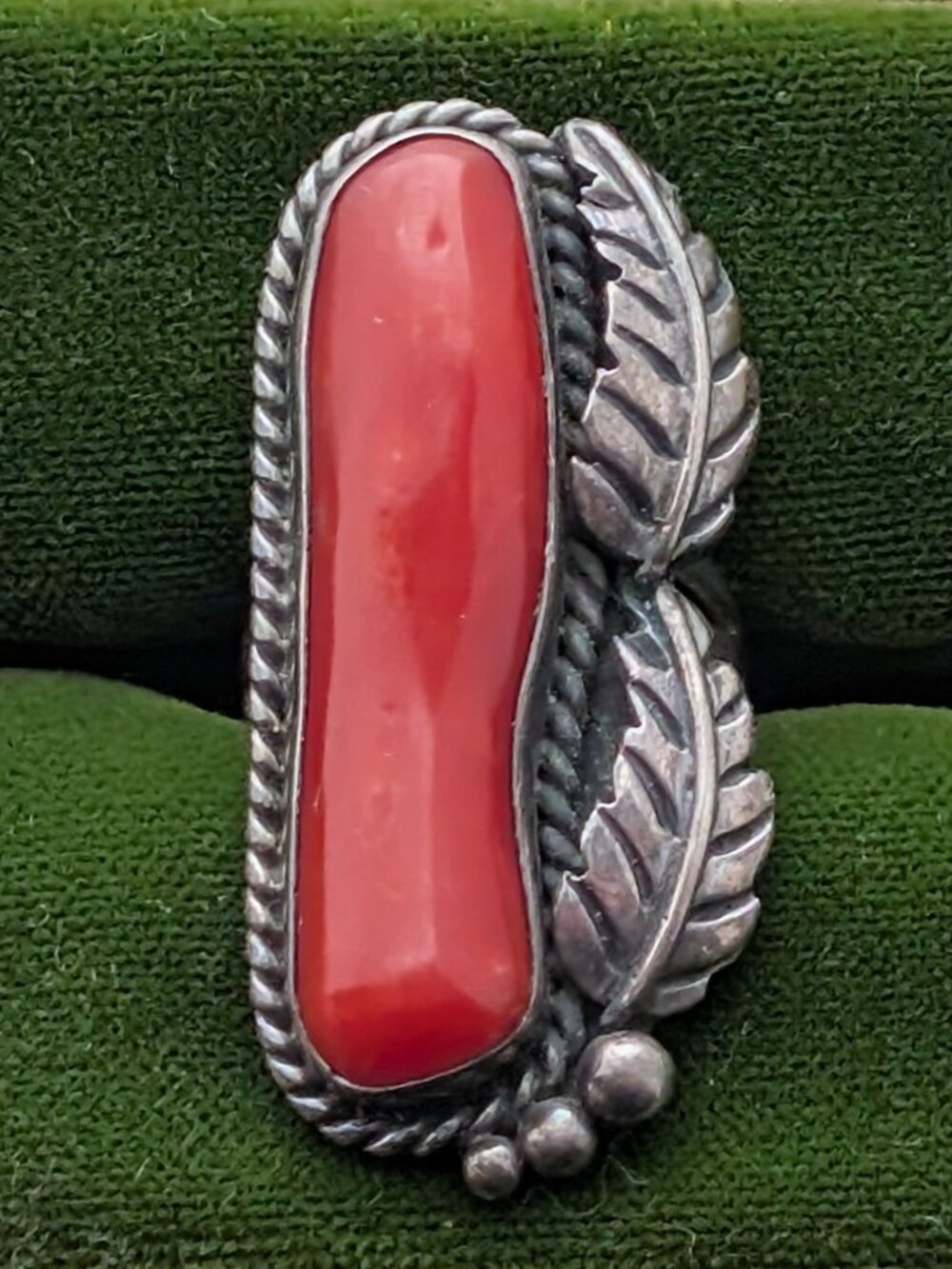 LARGE Native American NAVAJO Sterling Silver Ox Blood Red Coral Feather Ring